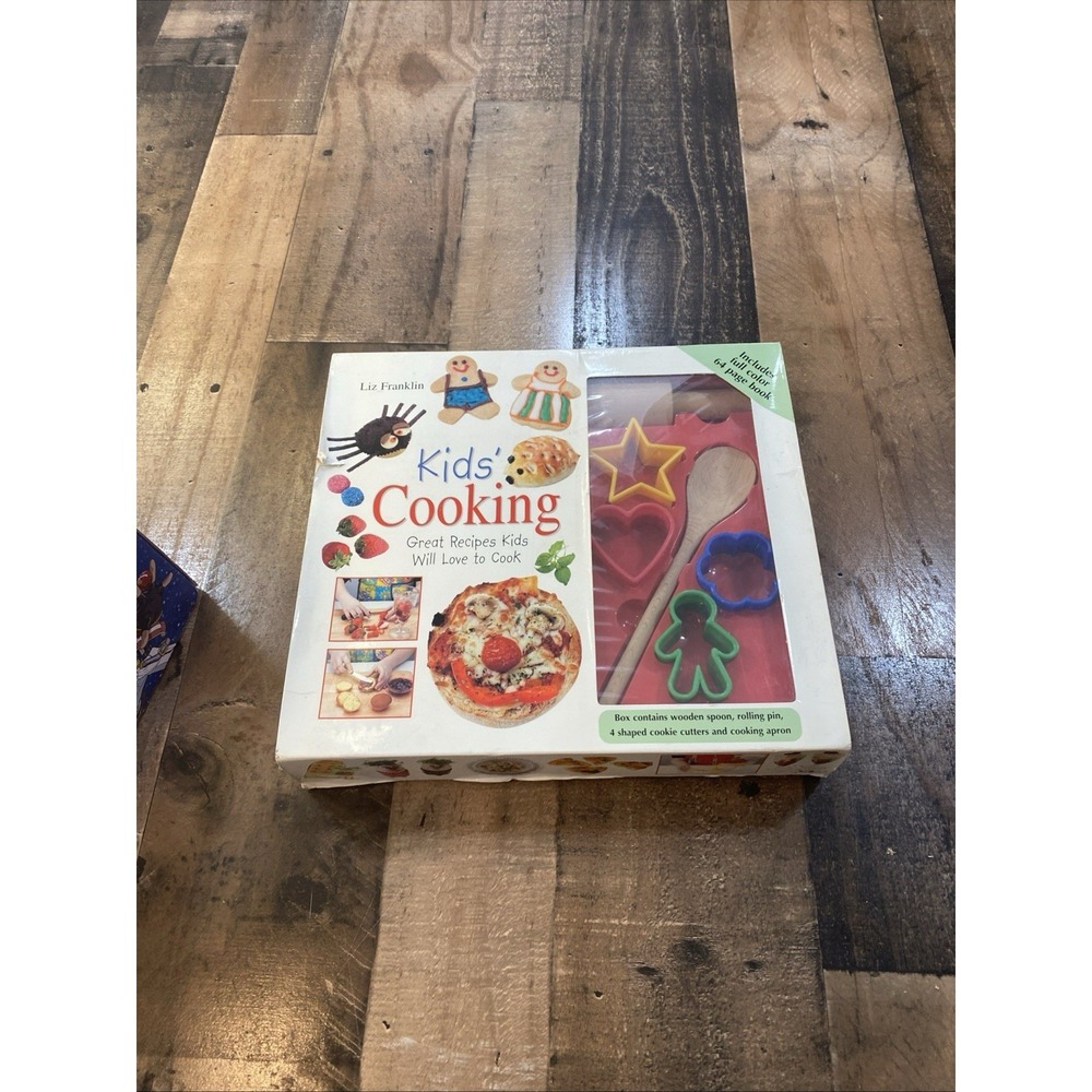 Child's 8 Piece Kids Cooking Set by Liz Franklin Book With Accessories